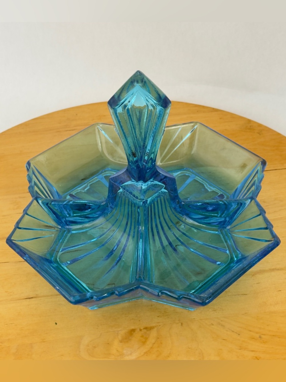 Art Deco Tiara Indiana Glass No. 610 Pyramid Pattern 4-Part Relish Dish in Blue